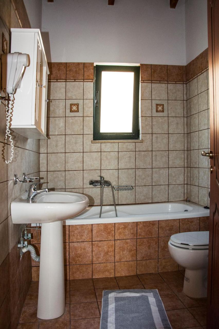 Villa Manos Kalamítsion Amigdhálion Екстериор снимка
