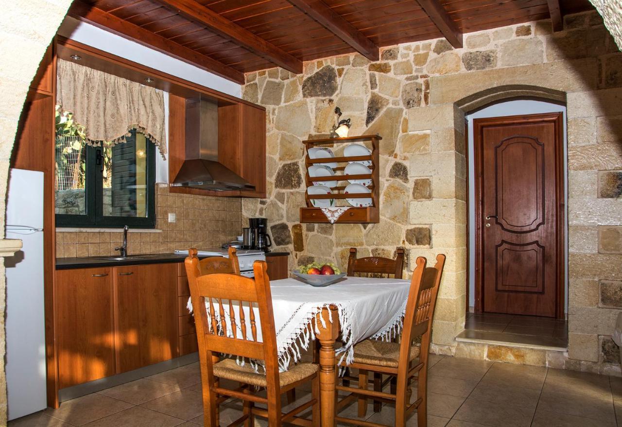 Villa Manos Kalamítsion Amigdhálion Екстериор снимка